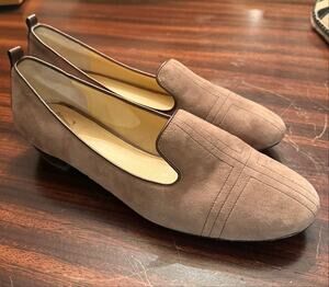 VC Signature Vince Camuto VI-NOVA Suede Smoking Loafers Taupe Size 8.5M